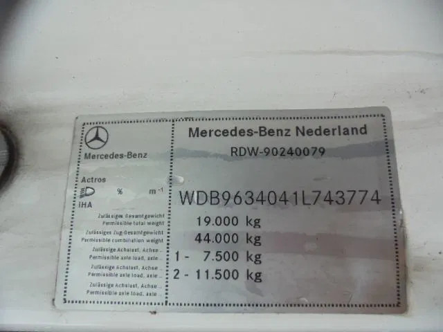 Tractor unit Mercedes-Benz Actros 1836 LS: picture 10