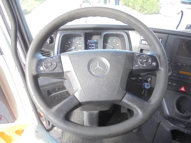 Tractor unit Mercedes-Benz Actros 1842 LS ENGINE NOT OK: picture 11 Tractor unit Mercedes-Benz Actros 1842 LS ENGINE NOT OK: picture 11