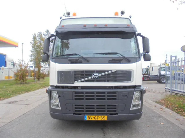 Volvo FM 400 GLOBETROTTER ADR NL TRUCK - Tractor unit: picture 2 Volvo FM 400 GLOBETROTTER ADR NL TRUCK - Tractor unit: picture 2