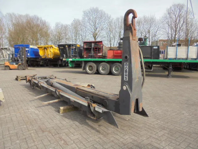 VDL - Hook lift truck: picture 2 VDL - Hook lift truck: picture 2