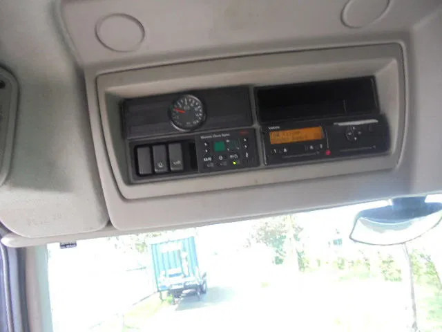 Garbage truck Volvo FE 240: picture 13