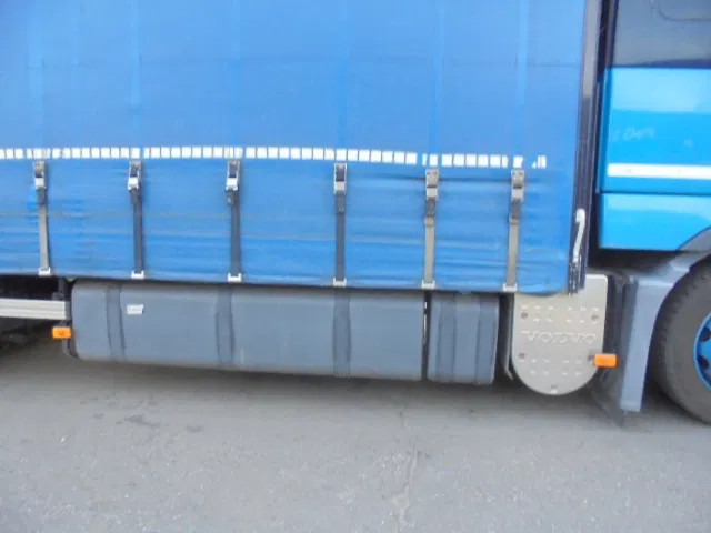 Curtainsider truck Volvo FH 420 6X2 NL TRUCK: picture 17