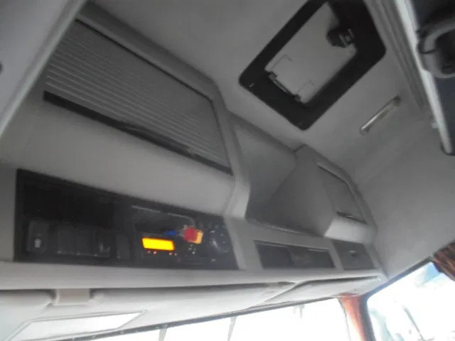 Curtainsider truck Volvo FH 420 6X2 NL TRUCK: picture 12