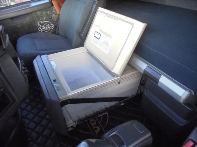 Curtainsider truck Volvo FH 420 6X2 NL TRUCK: picture 15