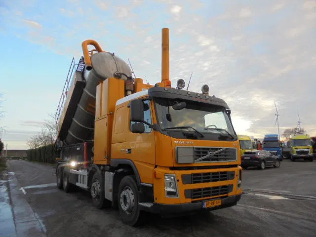 Volvo FM 400 8X4 NL TRUCK - Vacuum truck: picture 3 Volvo FM 400 8X4 NL TRUCK - Vacuum truck: picture 3