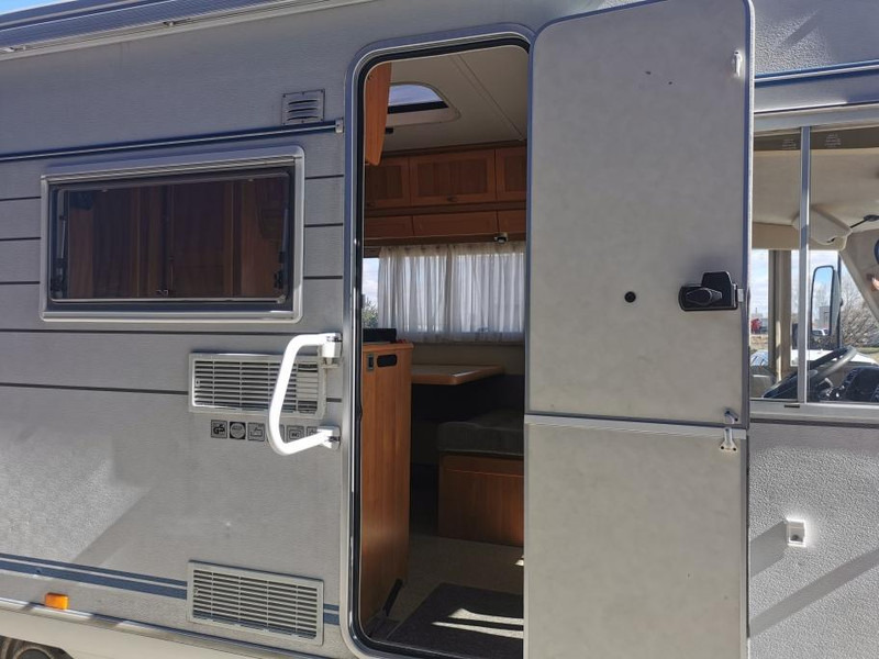 Integrated motorhome Hymer B594: picture 10