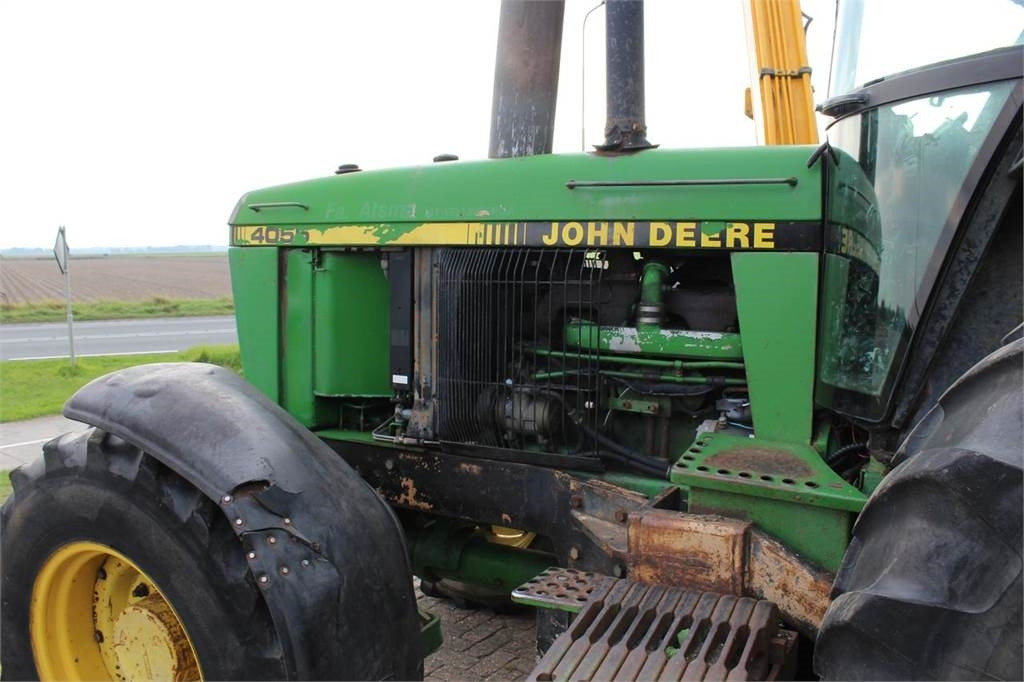 Farm tractor John Deere 4055: picture 10