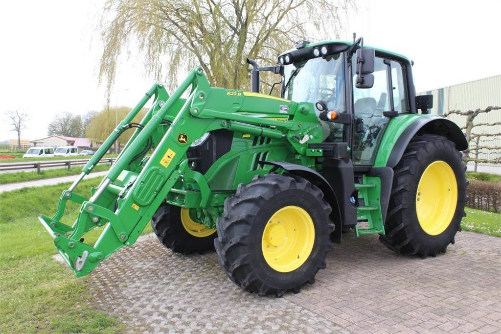 John Deere 6120M with 623R loader - Farm tractor: picture 5 John Deere 6120M with 623R loader - Farm tractor: picture 5