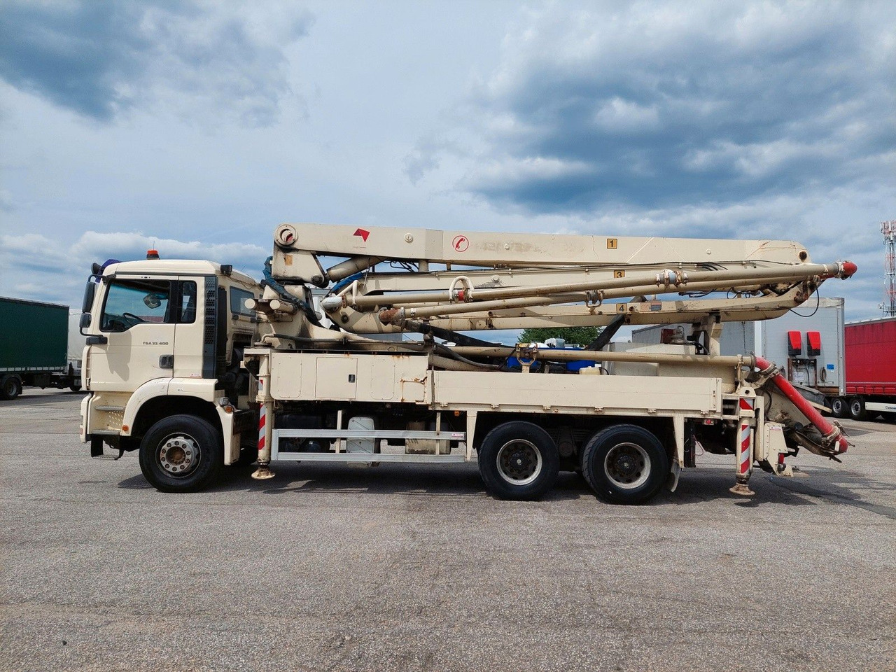 MAN TGA 33.400 6x4 BB JMBH 33 - Concrete pump truck: picture 5 MAN TGA 33.400 6x4 BB JMBH 33 - Concrete pump truck: picture 5