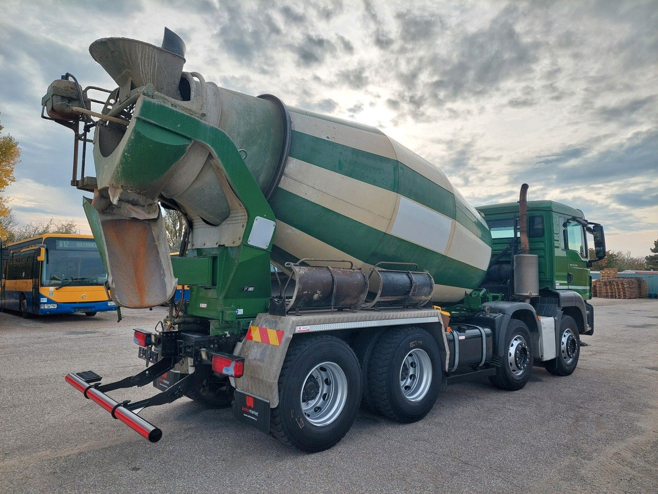 MAN TGS 32.360 BB Stetter 8x4 - Concrete mixer truck: picture 4 MAN TGS 32.360 BB Stetter 8x4 - Concrete mixer truck: picture 4