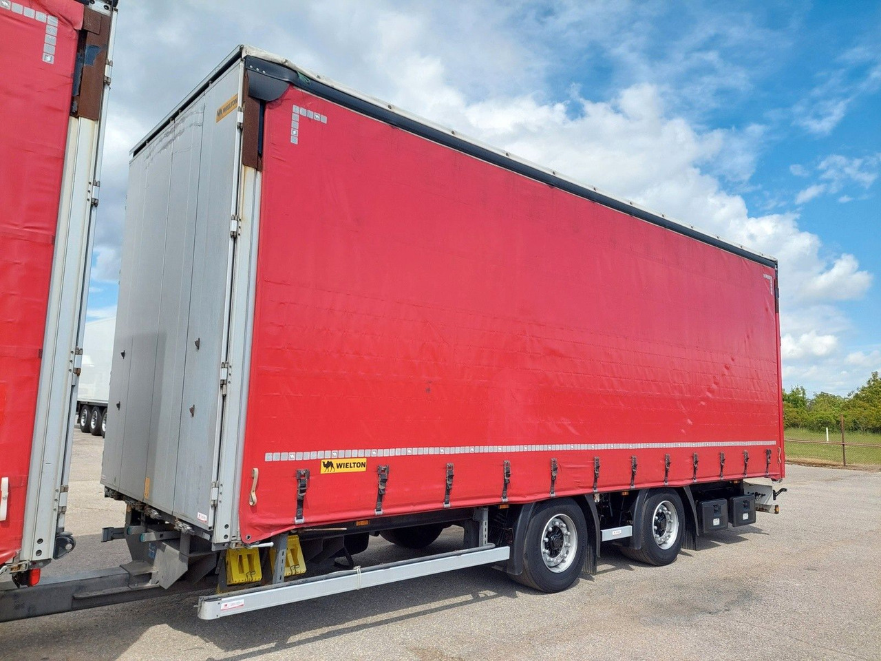 Curtainsider truck Mercedes-Benz Actros 2545 L/NR 6x2 + Wielton PC2K Durchbar: picture 17
