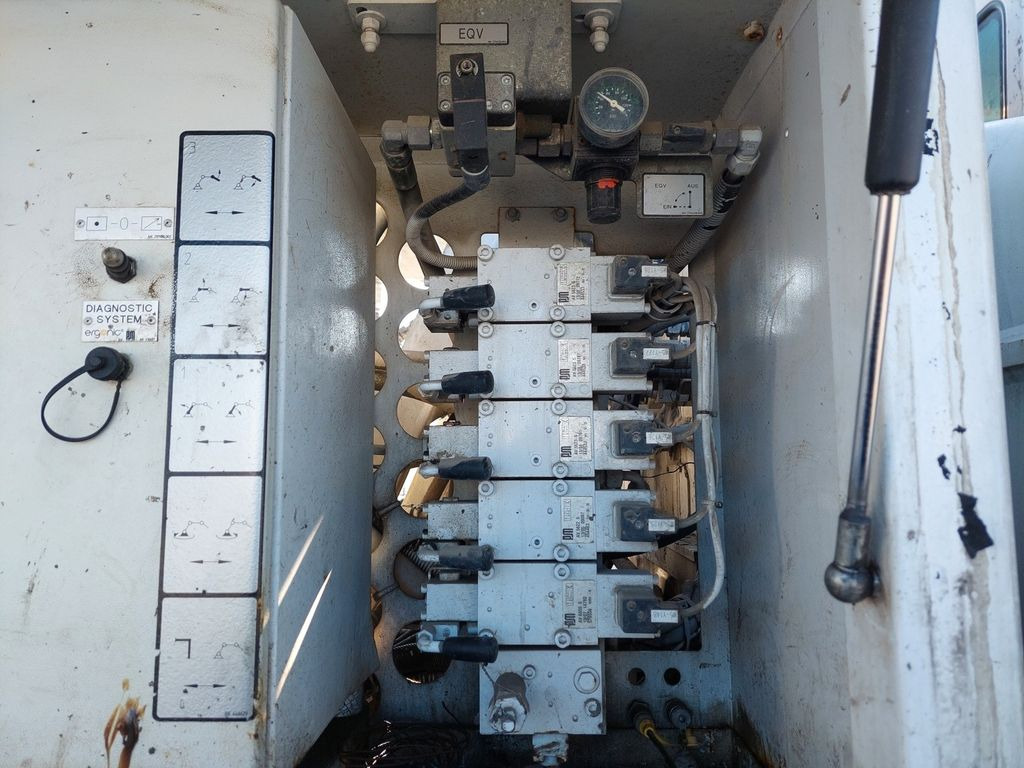 Mixer pump truck Mercedes-Benz Actros 4141 BB Putzmeister M24-3 Mercedes-Benz Actros 4141 BB Putzmeister M24-3: picture 18 Mixer pump truck Mercedes-Benz Actros 4141 BB Putzmeister M24-3 Mercedes-Benz Actros 4141 BB Putzmeister M24-3: picture 18