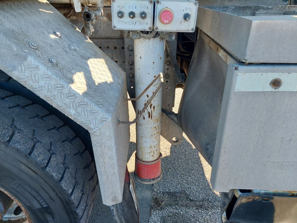Mixer pump truck Mercedes-Benz Actros 4141 BB Putzmeister M24-3 Mercedes-Benz Actros 4141 BB Putzmeister M24-3: picture 12 Mixer pump truck Mercedes-Benz Actros 4141 BB Putzmeister M24-3 Mercedes-Benz Actros 4141 BB Putzmeister M24-3: picture 12