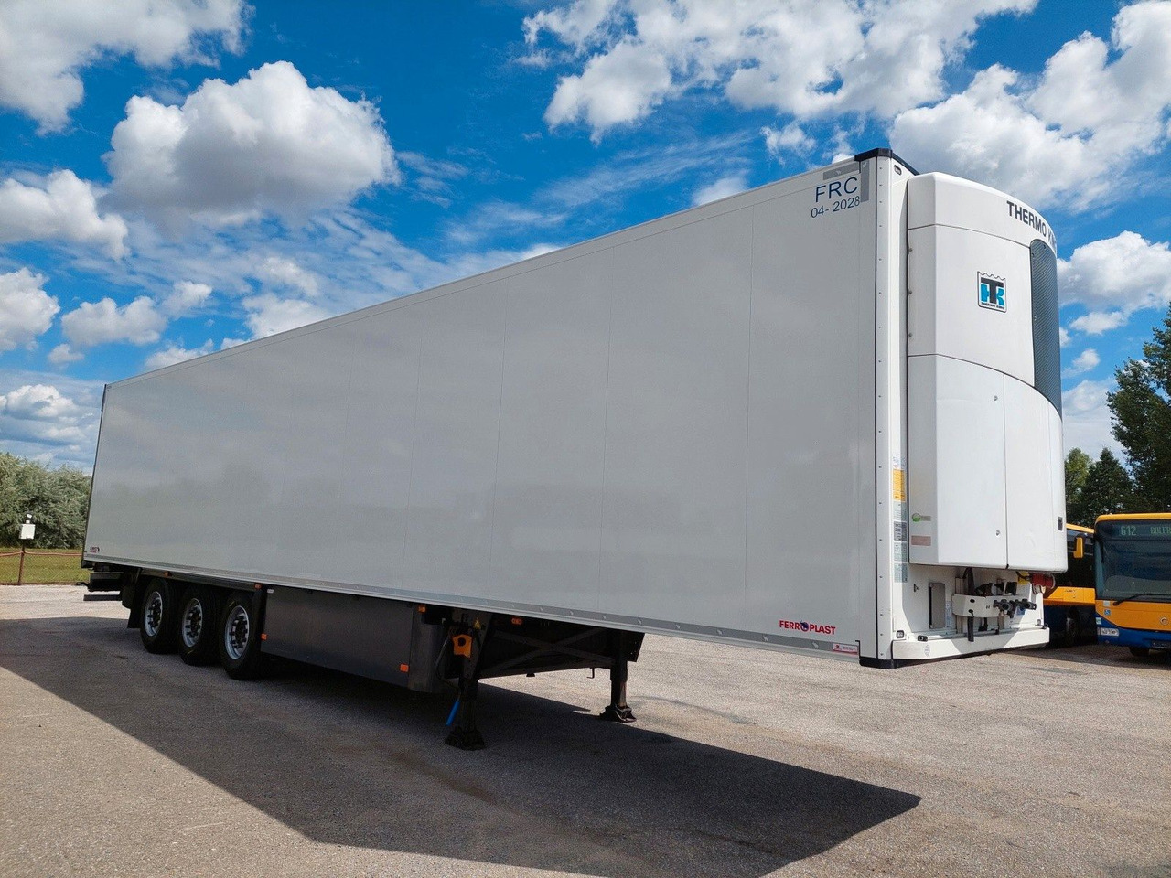 Schmitz Cargobull SKO24 ThermoKing SLXi 300 - Refrigerator semi-trailer: picture 2 Schmitz Cargobull SKO24 ThermoKing SLXi 300 - Refrigerator semi-trailer: picture 2