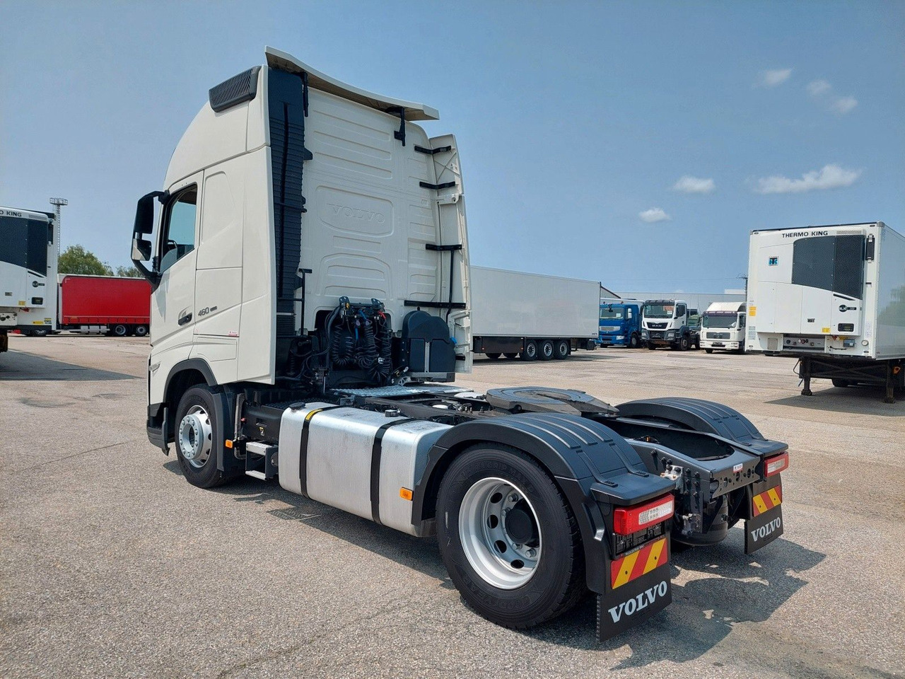 Volvo FH 13 Globetrotter XL 460 I-SAVE - Tractor unit: picture 3 Volvo FH 13 Globetrotter XL 460 I-SAVE - Tractor unit: picture 3