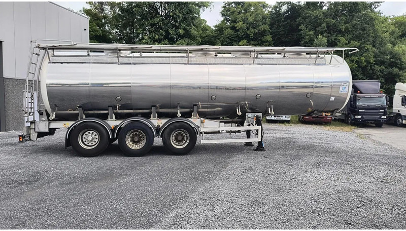 Magyar TANK IN STAINLESS STEEL 4 COMPARTIMENTS INSULATED 30500L - Tank semi-trailer: picture 4 Magyar TANK IN STAINLESS STEEL 4 COMPARTIMENTS INSULATED 30500L - Tank semi-trailer: picture 4