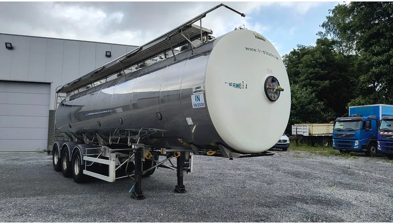 Magyar TANK IN STAINLESS STEEL 4 COMPARTIMENTS INSULATED 30500L - Tank semi-trailer: picture 3 Magyar TANK IN STAINLESS STEEL 4 COMPARTIMENTS INSULATED 30500L - Tank semi-trailer: picture 3
