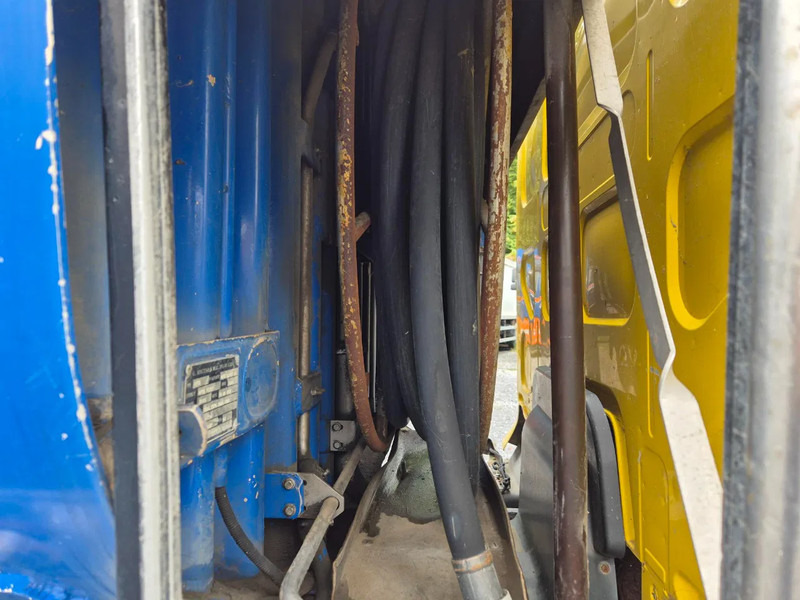 Tank truck for transportation of fuel Renault Midlum 220 10500L FUEL / CARBURANT - 4 COMP/A LAMES: picture 17