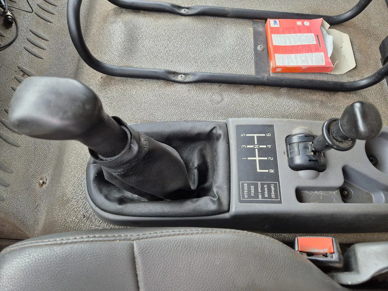 Tank truck for transportation of fuel Renault Midlum 220 10500L FUEL / CARBURANT - 4 COMP/A LAMES: picture 11