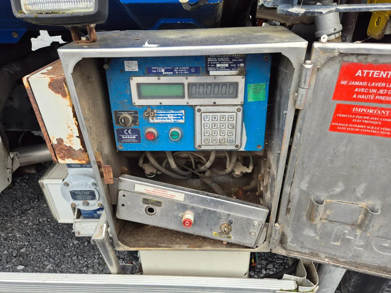 Tank truck for transportation of fuel Renault Midlum 220 10500L FUEL / CARBURANT - 4 COMP/A LAMES: picture 16