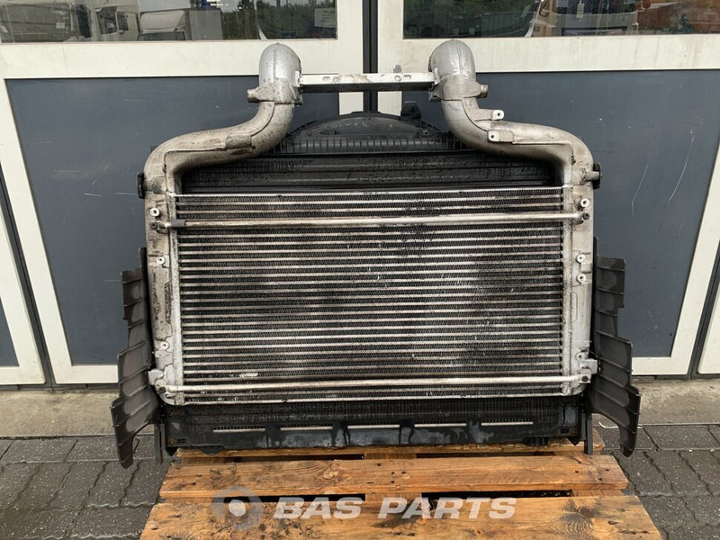 DAF CF Euro 6 - Radiator for Truck: picture 2 DAF CF Euro 6 - Radiator for Truck: picture 2