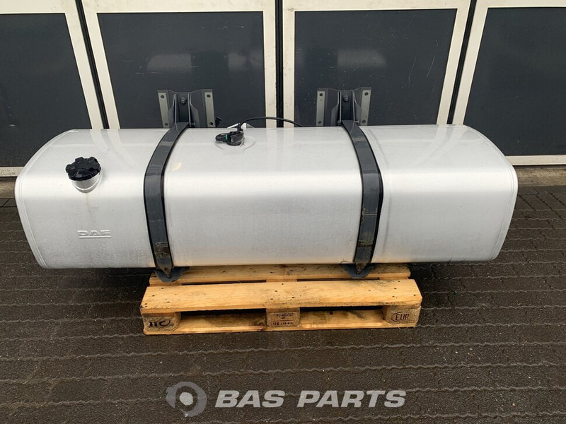 DAF - Fuel tank for Truck: picture 1 DAF - Fuel tank for Truck: picture 1