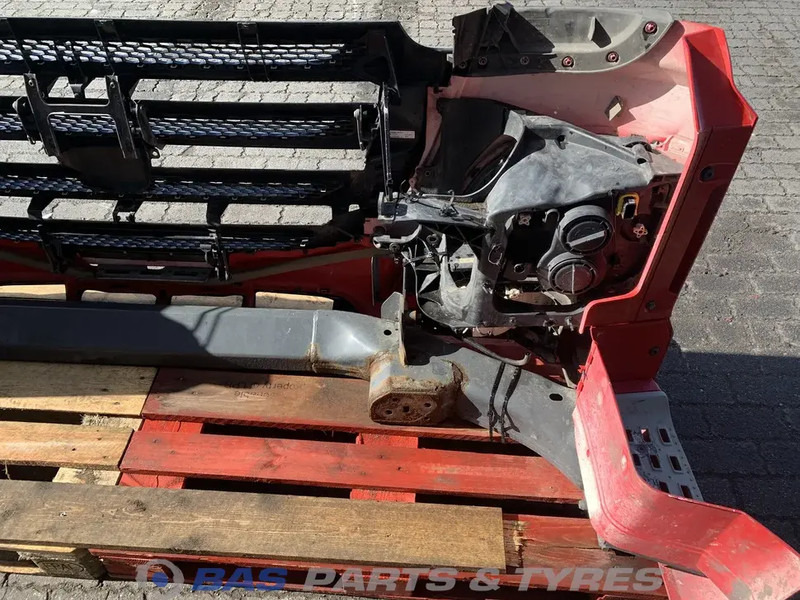 DAF XF106 - Bumper for Truck: picture 5 DAF XF106 - Bumper for Truck: picture 5