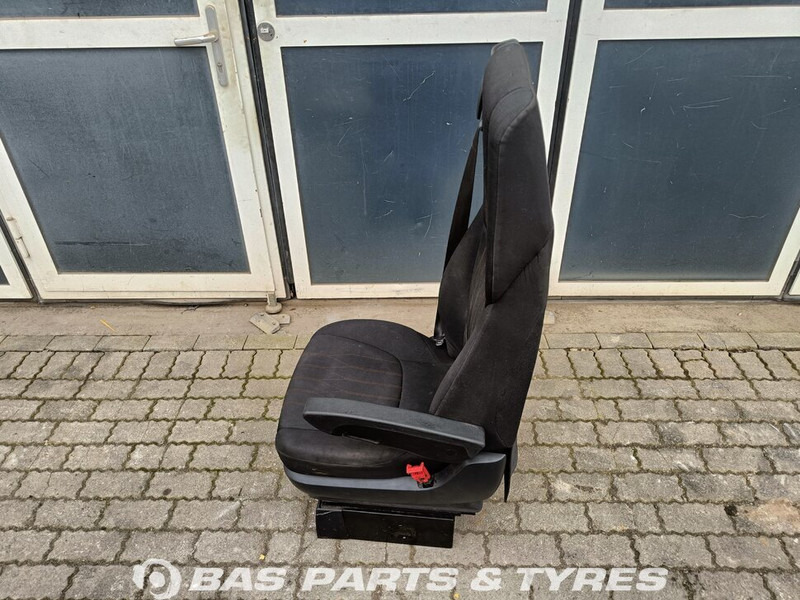 DAF XF106 - Seat for Truck: picture 2 DAF XF106 - Seat for Truck: picture 2