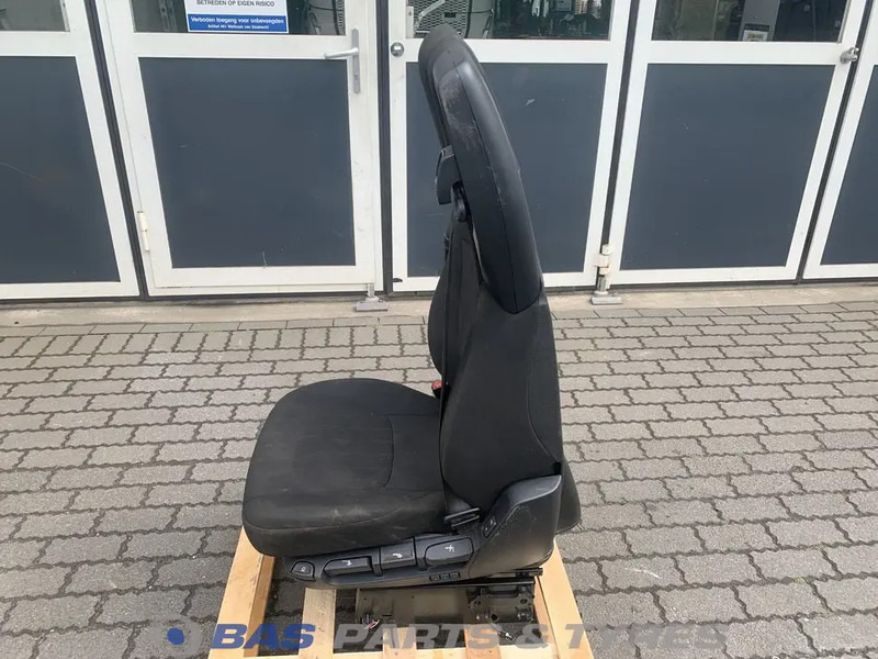 DAF XF106 - Seat for Truck: picture 2 DAF XF106 - Seat for Truck: picture 2