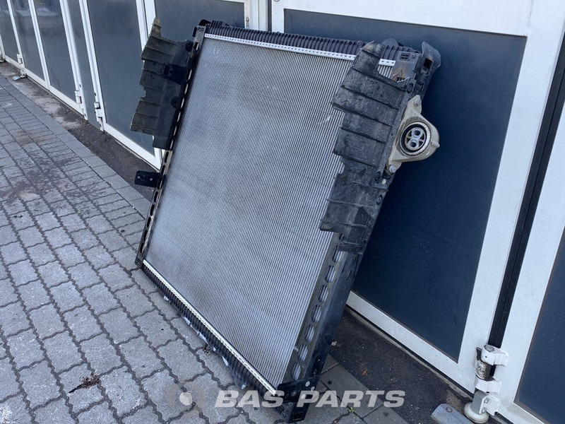 DAF XF106 Radiator DAF 1909449 - Radiator for Truck: picture 3 DAF XF106 Radiator DAF 1909449 - Radiator for Truck: picture 3