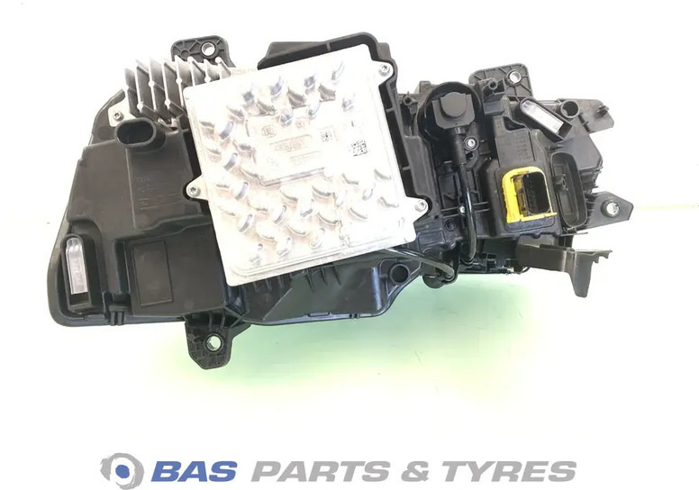 DAF XG - Headlight for Truck: picture 2 DAF XG - Headlight for Truck: picture 2