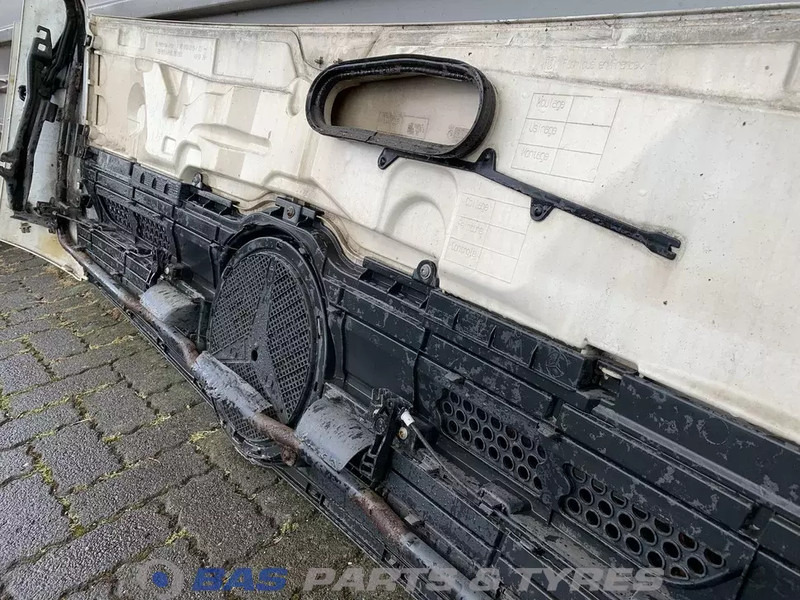 Mercedes-Benz Actros MP4 Frontklep Mercedes A 960 750 04 09 - Grill for Truck: picture 3 Mercedes-Benz Actros MP4 Frontklep Mercedes A 960 750 04 09 - Grill for Truck: picture 3