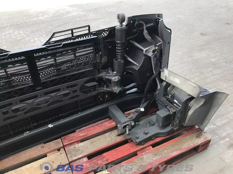Mercedes-Benz Actros MP4 - Bumper for Truck: picture 5 Mercedes-Benz Actros MP4 - Bumper for Truck: picture 5