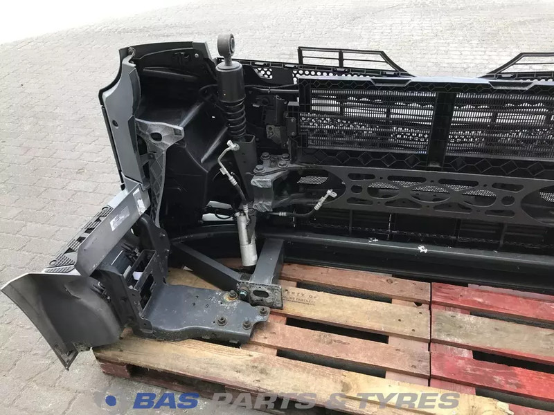 Mercedes-Benz Actros MP4 - Bumper for Truck: picture 4 Mercedes-Benz Actros MP4 - Bumper for Truck: picture 4
