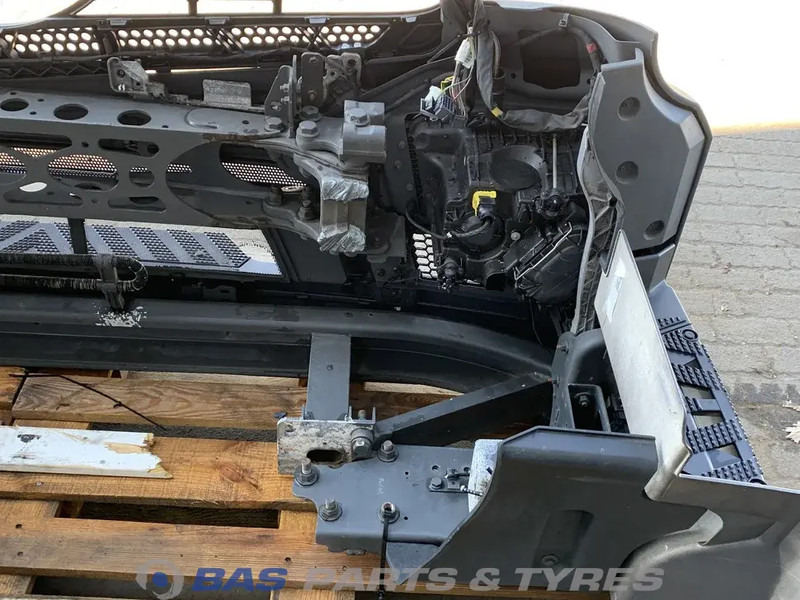 Mercedes-Benz Antos MP4 Bumper Mercedes A 960 310 23 22 - Bumper for Truck: picture 4 Mercedes-Benz Antos MP4 Bumper Mercedes A 960 310 23 22 - Bumper for Truck: picture 4