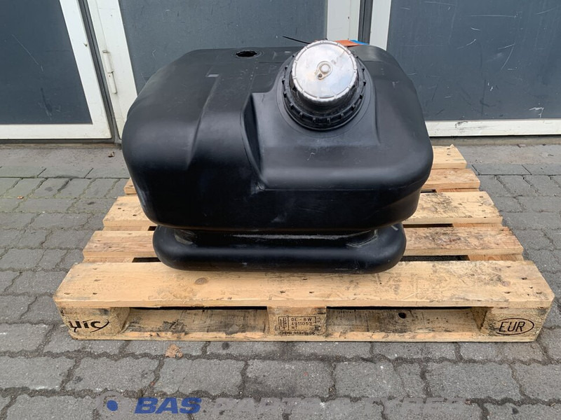 Mercedes-Benz Brandstoftank Mercedes 120 Liter A 967 471 04 01 - Fuel tank for Truck: picture 1 Mercedes-Benz Brandstoftank Mercedes 120 Liter A 967 471 04 01 - Fuel tank for Truck: picture 1