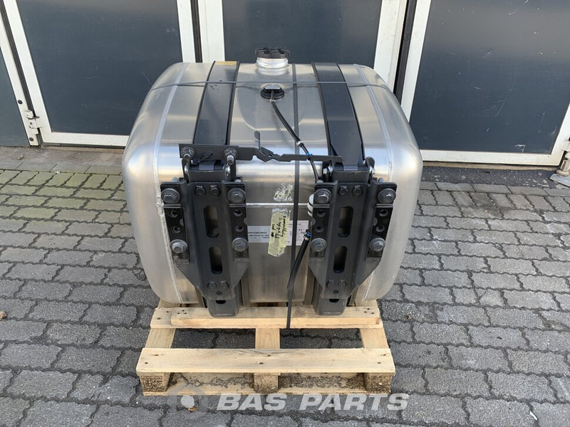 Mercedes-Benz Brandstoftank Mercedes 360 Liter A 960 470 51 04 - Fuel tank for Truck: picture 3 Mercedes-Benz Brandstoftank Mercedes 360 Liter A 960 470 51 04 - Fuel tank for Truck: picture 3
