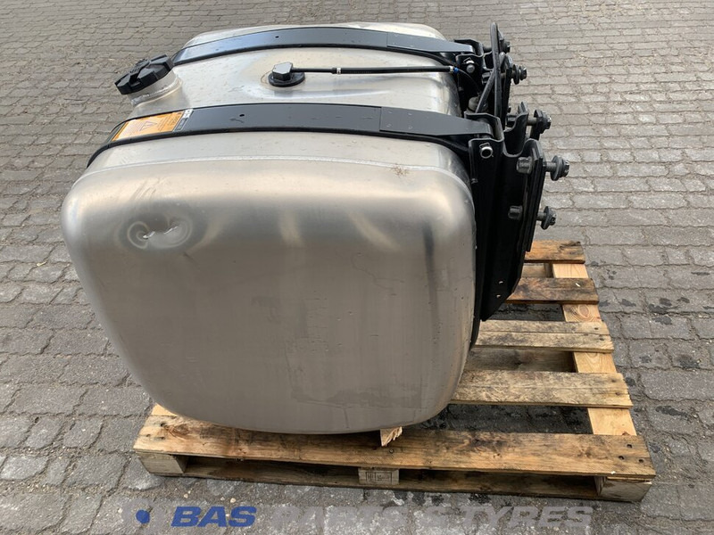Mercedes-Benz - Fuel tank for Truck: picture 2 Mercedes-Benz - Fuel tank for Truck: picture 2
