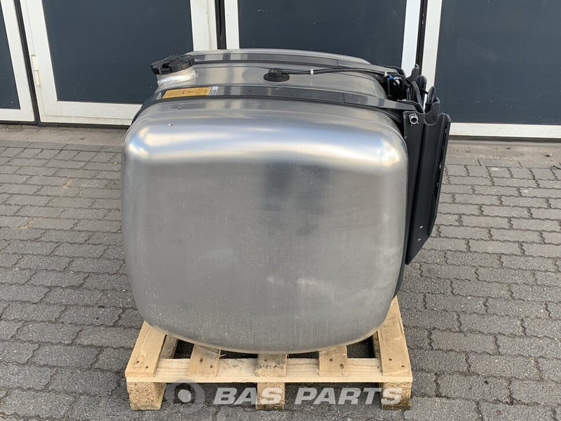 Mercedes-Benz  - Fuel tank for Truck: picture 2 Mercedes-Benz  - Fuel tank for Truck: picture 2