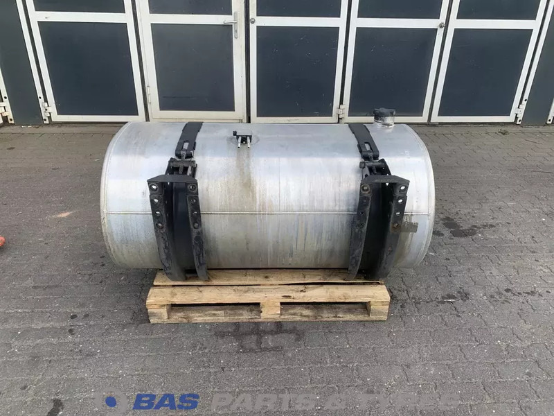 Renault Brandstoftank Renault 610 Liter G0000171 - Fuel tank for Truck: picture 3 Renault Brandstoftank Renault 610 Liter G0000171 - Fuel tank for Truck: picture 3