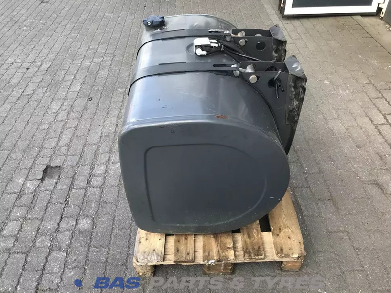 Renault  - Fuel tank for Truck: picture 2 Renault  - Fuel tank for Truck: picture 2