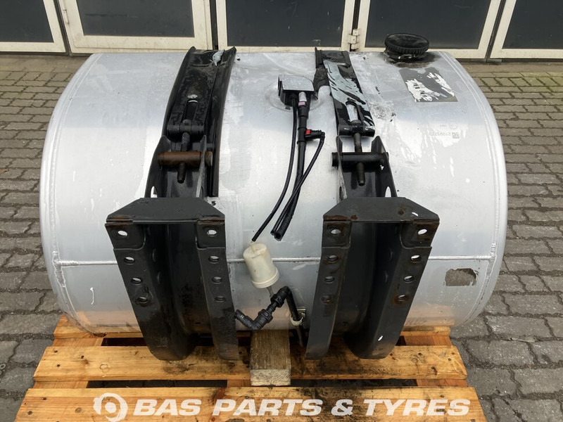 Renault - Fuel tank for Truck: picture 3 Renault - Fuel tank for Truck: picture 3