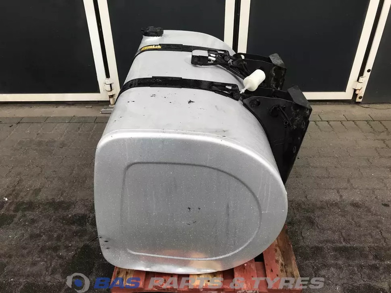 Renault - Fuel tank for Truck: picture 2 Renault - Fuel tank for Truck: picture 2