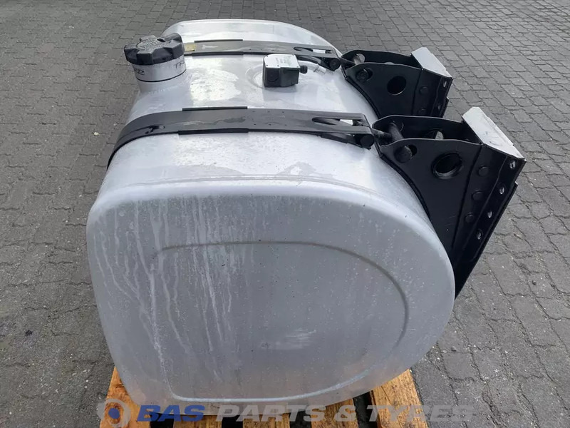 Renault - Fuel tank for Truck: picture 2 Renault - Fuel tank for Truck: picture 2
