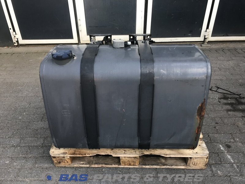 Renault  - Fuel tank for Truck: picture 1 Renault  - Fuel tank for Truck: picture 1