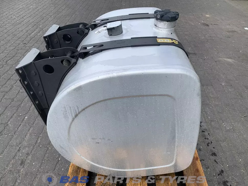 Renault - Fuel tank for Truck: picture 4 Renault - Fuel tank for Truck: picture 4