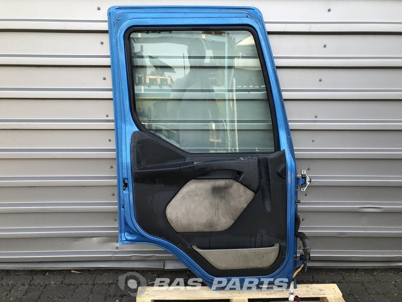 Renault Premium Euro 3 - Door and parts for Truck: picture 2 Renault Premium Euro 3 - Door and parts for Truck: picture 2
