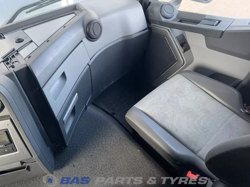 Cab and interior for Truck Renault T-Serie: picture 7 Cab and interior for Truck Renault T-Serie: picture 7