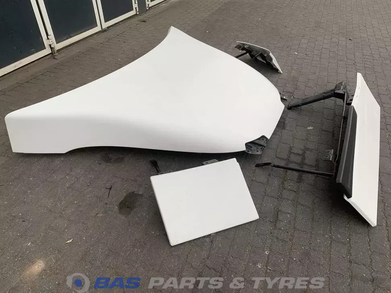 Renault T-Serie - Aerodynamics/ Spoiler for Truck: picture 3 Renault T-Serie - Aerodynamics/ Spoiler for Truck: picture 3