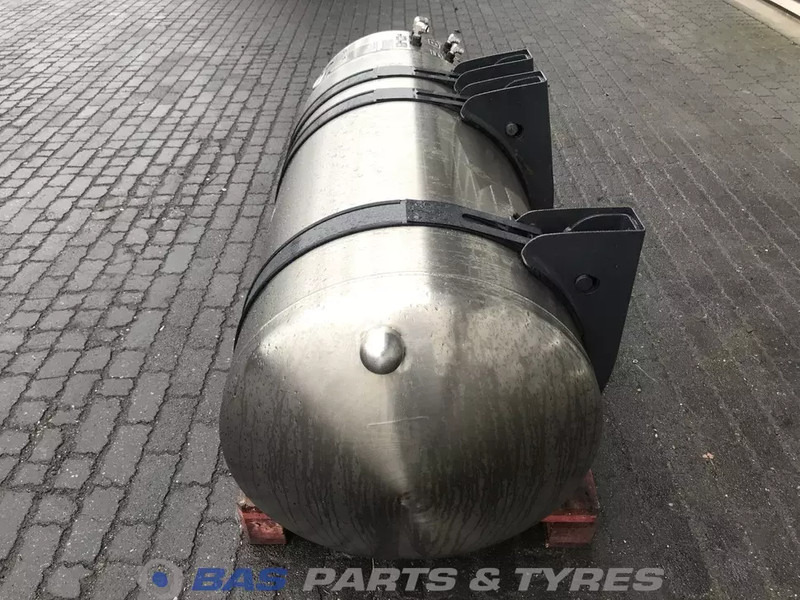 Scania LNG tank Scania 352 Liter 1776103 - Fuel tank for Truck: picture 2 Scania LNG tank Scania 352 Liter 1776103 - Fuel tank for Truck: picture 2